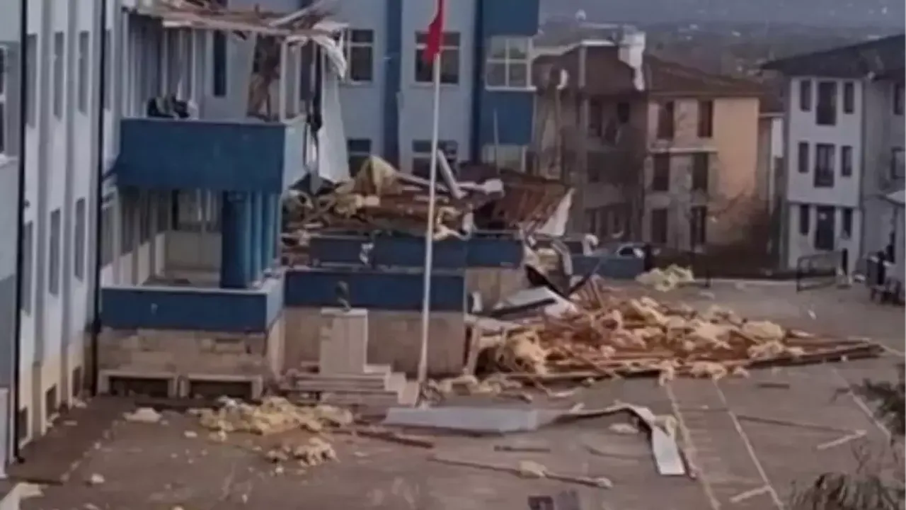 Düzce Atatürk Anadolu Lisesi tatil