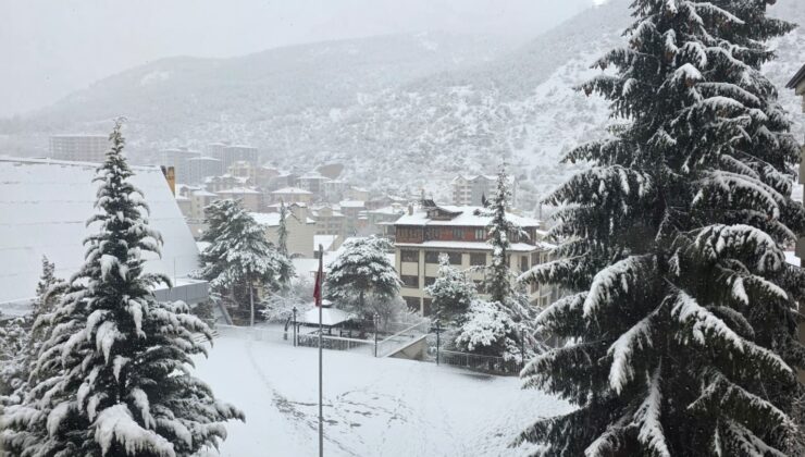 Gümüşhane’de Kar Esareti: 104 Köy Yolu ve Pöske Dağı Geçidi Ulaşıma Kapandı