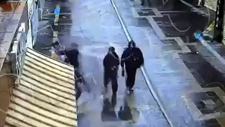 Iğdır’da Kan Donduran Saldırı: Hiç Tanımadığı Genç Kızı Sokak Ortasında Bıçakladı