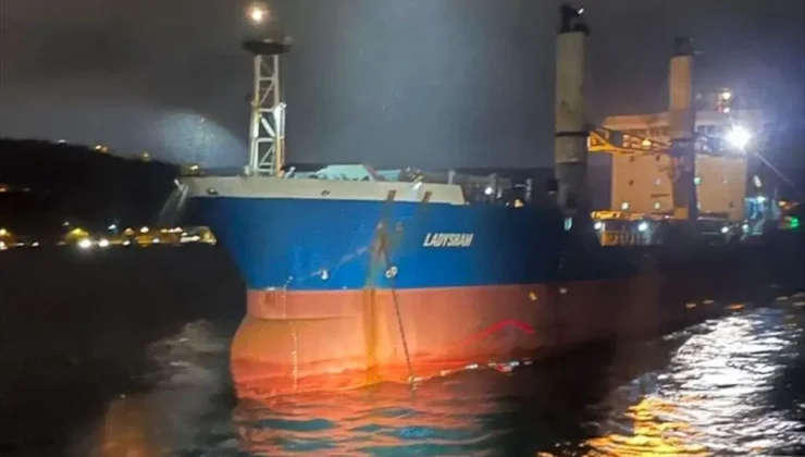 İstanbul Boğazı’nda makine arızası yaşayan gemi kurtarıldı
