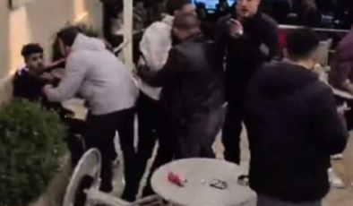 İstanbul’da Kafede Ortalık Karıştı: 10 Kişinin Karıştığı Kavga Kameraya Yansıdı