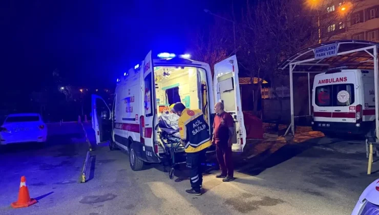 Kahta’da Kontrolden Çıkan Pikap Şarampole Yuvarlandı: 5 Yaralı