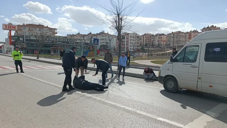 Karaman’da Feci Kaza: Minibüsün Çarptığı Yaya 32 Metre Savruldu, Durumu Ağır