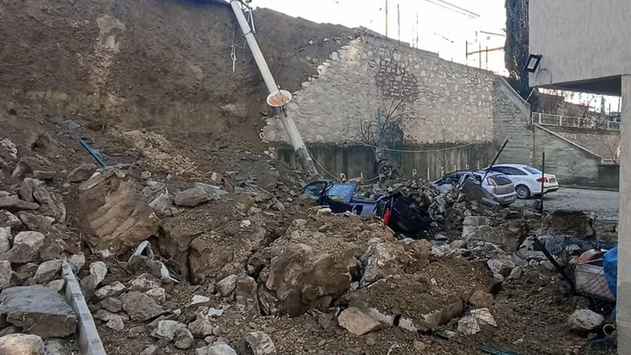 Kastamonu Tosya istinat duvarı çökmesi