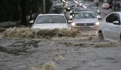 Meteoroloji Alarm Verdi: 49 İl İçin Kuvvetli Fırtına ve Şiddetli Sağanak Uyarısı