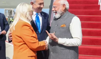 Modi’nin Netanyahu ile fotoğrafı tartışma yarattı: Sosyal medyada tepki yağdı