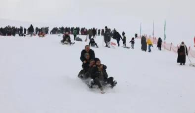 Perşembe Yaylası’nda Kar Festivali Coşkusu: Binlerce Kişi Kışın Tadını Çıkardı
