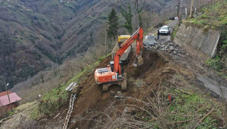 Karadeniz’de Kar Erimeleri Yolları Vurdu: İki İlçede Heyelan Alarmı