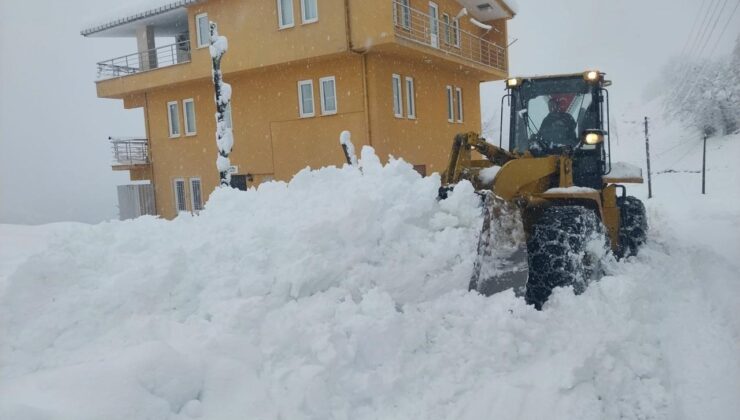 Rize’de Beyaz Esaret: 51 Köy Yolu Kar Nedeniyle Dünyayla Bağlantısını Kesti