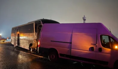 Anadolu Otoyolu Sakarya Geçişinde 16 Araç Birbirine Girdi: 4’ü Ağır 6 Yaralı