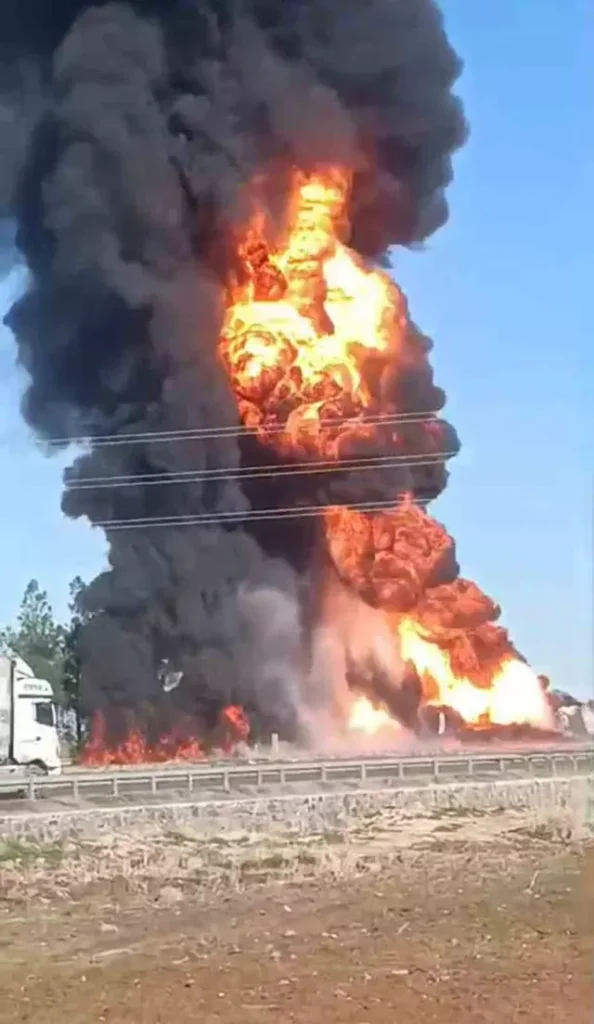 Şanlıurfa yakıt yüklü tır kazası