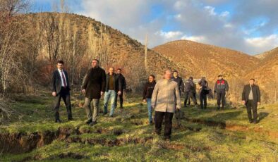 Koyulhisar’da Heyelan Paniği: Kar Suları Toprağı Harekete Geçirdi