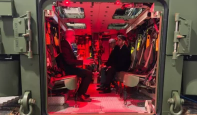 Rotterdam Limanı’nda Türk Rüzgarı: TCG Anadolu’da Dev Savunma Çıkartması