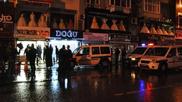 Kuyumcuda Korkunç İhmal: Arkadaşının Silahından Çıkan Kurşunla Yaralandı