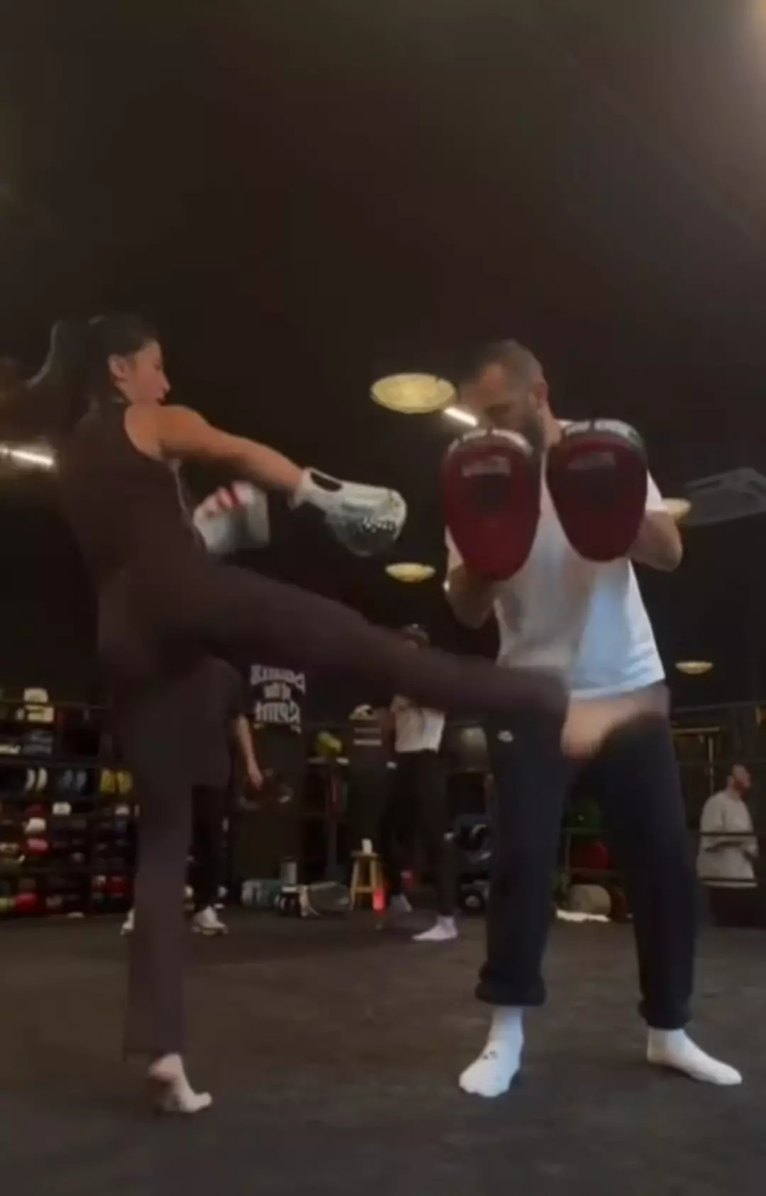 Zehra Çilingiroğlu ring