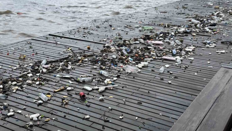 Zonguldak Sahili Atık İstilasına Uğradı: Deniz Kusunca Gerçekler Ortaya Çıktı