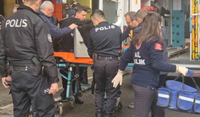 Kasapta Kıyma Makinesine Elini Kaptıran Kadın Hastaneye Kaldırıldı