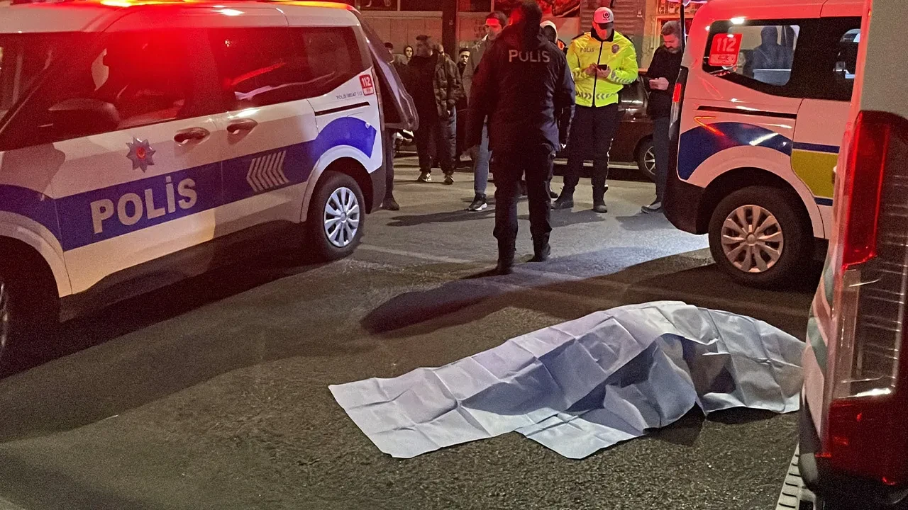 teravih yolunda otomobil çarptı