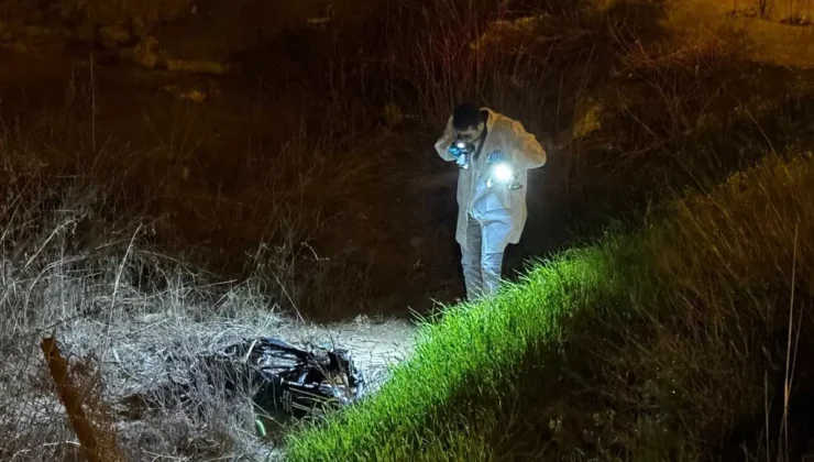 Adana’da Acı Kaza: Belediye Otobüsüyle Çarpışan Genç Sürücü Hayatını Kaybetti