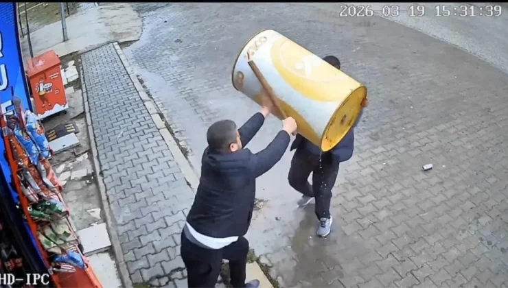Afyonkarahisar’da Tekel Bayisinde Taşlı Sopalı Dehşet: O Anlar Kamerada!
