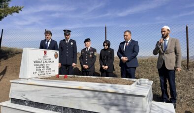 Akıncılar’da Vefa Günü: Kaymakam Yücel ve Başkan Sevinç Şehitlerin Huzuruna Çıktı