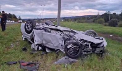 Bayram Yolunda Feci Kaza Antalya’da Otomobiller Kafa Kafaya Çarpıştı