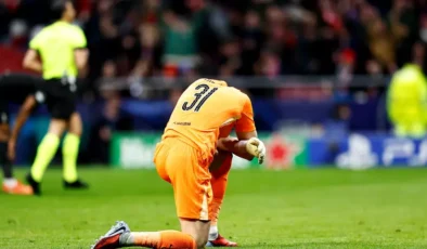 Şampiyonlar Ligi’nde Büyük Dram: Antonin Kinsky 17 Dakikada Oyundan Alındı