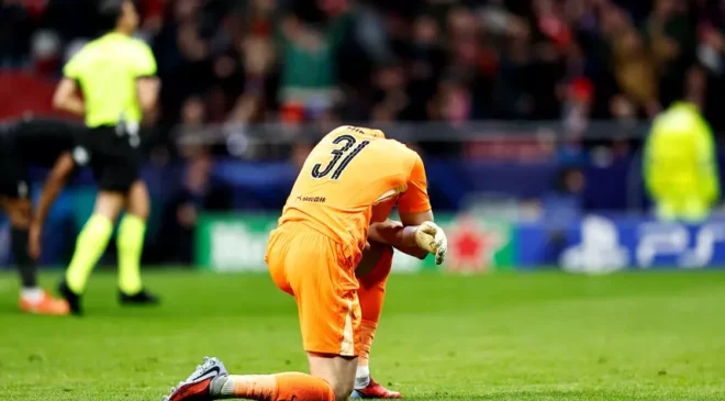 Şampiyonlar Ligi’nde Büyük Dram: Antonin Kinsky 17 Dakikada Oyundan Alındı