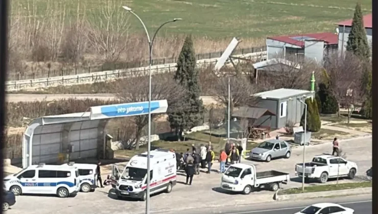 Eski Bakanın akaryakıt istasyonunda kanlı kavga: Koruma polisi bıçaklandı, 2 kişi vuruldu