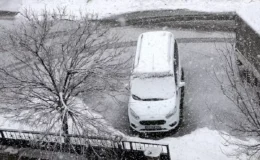 Bitlis’te Bahar Karı Sürprizi Kent Merkezi Tamamen Beyaza Büründü