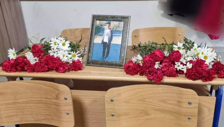 Konya’da yürek yakan veda: 11 yaşındaki Bülent Umut’un sırasına arkadaşları çiçek bıraktı
