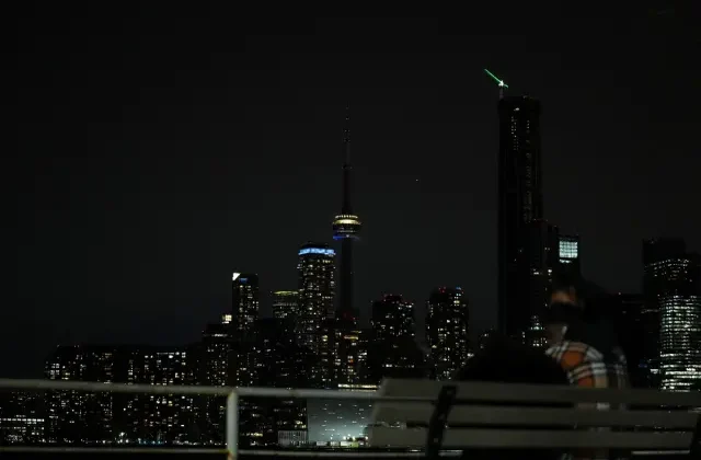 CN Tower Neden Karanlığa Büründü? Dünyayı Harekete Geçiren Küresel Etkinliğin Detayları