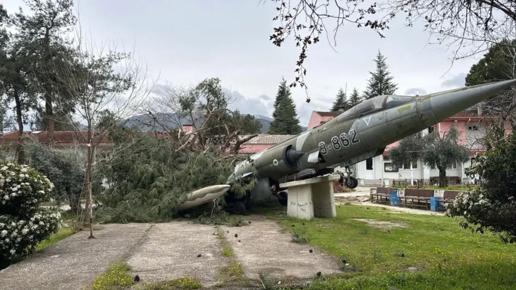 Denizli şiddetli rüzgar hasarı