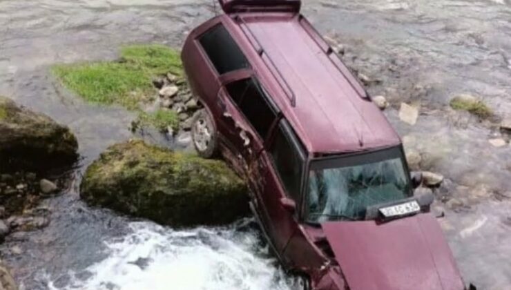 Giresun’da Korkutan Kaza: Kontrolden Çıkan Otomobil Dereye Uçtu