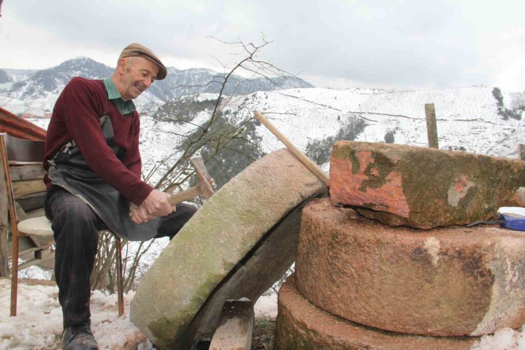 Giresun değirmen taşı ustası