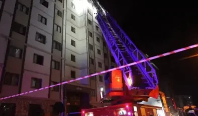 Hatay’da Gece Yarısı Dehşeti: 5 Katlı Apartmanda 30 Kişi İtfaiye Merdivenlerinde Ölümden Döndü!