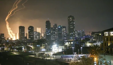 İsrail’de Kabus Gecesi: İran’ın Çok Başlıklı Füzeleri Tel Aviv’i Vurdu!