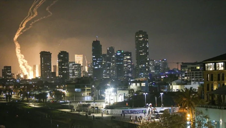 İsrail’de Kabus Gecesi: İran’ın Çok Başlıklı Füzeleri Tel Aviv’i Vurdu!