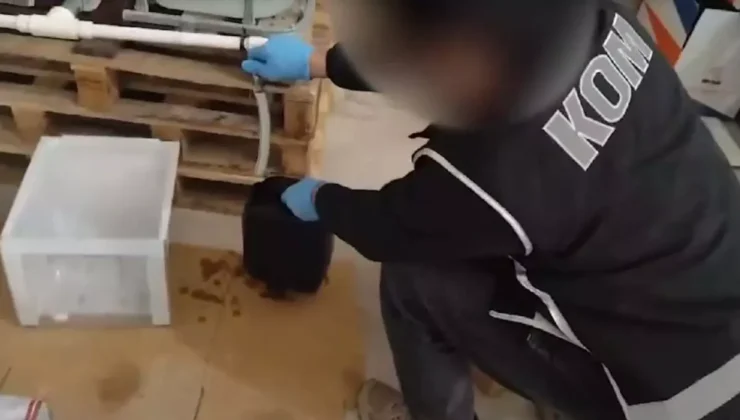 İzmir Merkezli Dev Sahte Alkol Operasyonu: 4 İlde 40 Ton Ele Geçirildi
