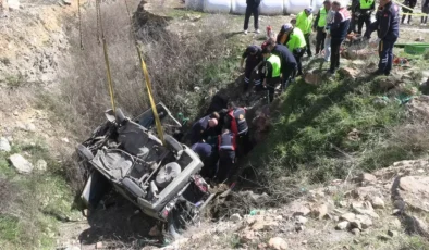 Kütahya’da Feci Kaza: Otomobil Şarampole Yuvarlandı, Aynı Aileden 2 Ölü, 1 Yaralı!