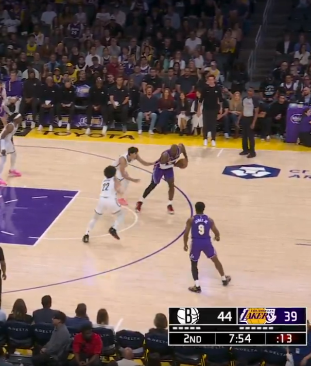 LeBron James Bronny James asisti
