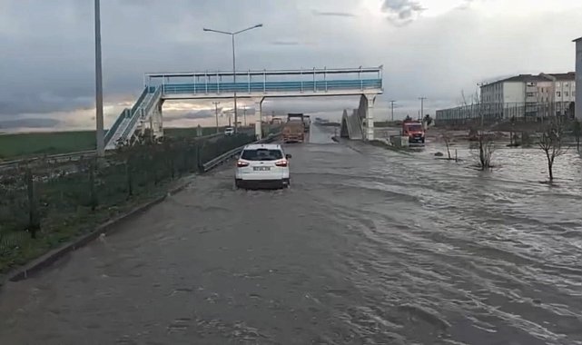 Mardin’de Sağanak Kabusu: Uluslararası Yol Göle Döndü, Ekipler Alarmda