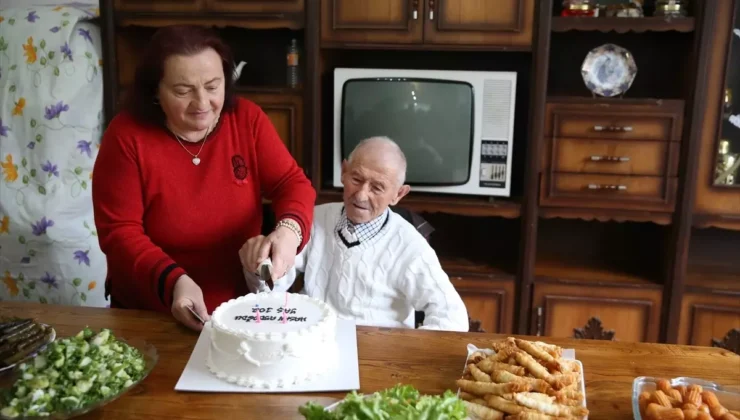 Asırlık Çınar 102 Yaşında: Ordulu Hüseyin Dede’den Gençlere Taş Çıkartan Doğum Günü!