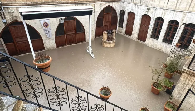 Peygamberler Şehri’nde Sağanak Kabusu: Tarihi Balıklıgöl Tanınmaz Hale Geldi
