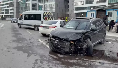 Sarıyer’de Trafiği Kilitleyen Zincirleme Kaza: 4 Kişi Yaralandı