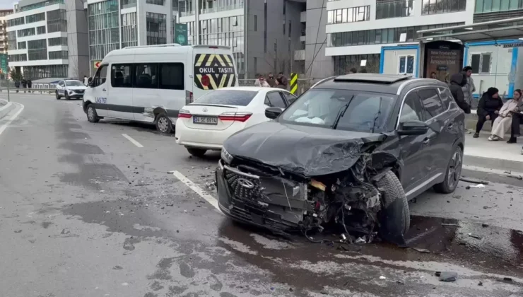 Sarıyer’de Trafiği Kilitleyen Zincirleme Kaza: 4 Kişi Yaralandı
