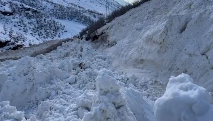 Şırnak’ta Mucize Kurtuluş: Öğrenci Servisi Çığ Altında Kalmaktan Saniyelerle Kurtuldu