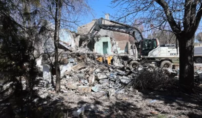 Sivas’ta Otopark Sorununa “Neşter”: Abdi Ağa Konağı Yanı Düzenleniyor