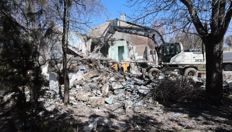 Sivas’ta Otopark Sorununa “Neşter”: Abdi Ağa Konağı Yanı Düzenleniyor