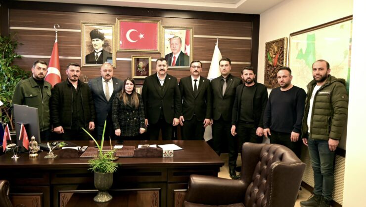 Suşehri’nde Birlik Mesajı: MHP İlçe Teşkilatı’ndan Belediye Başkanı Kayaoğlu’na Ziyaret